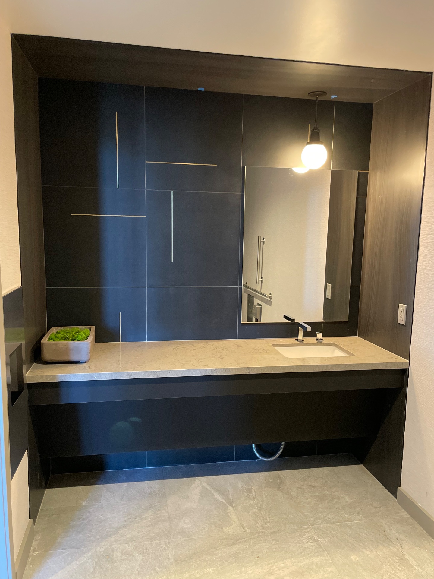 Sozo Flooring and Tile, Floor Installation or Replacement in North Highlands, CA - photo 5