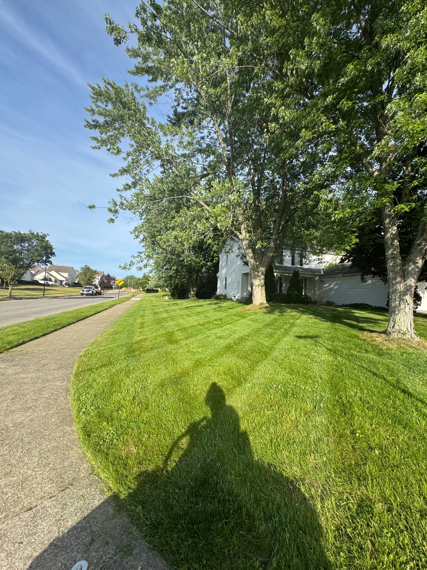 Hover Lawn Care LLC, Lawn Mowing and Trimming in Rocky River, OH - photo 4