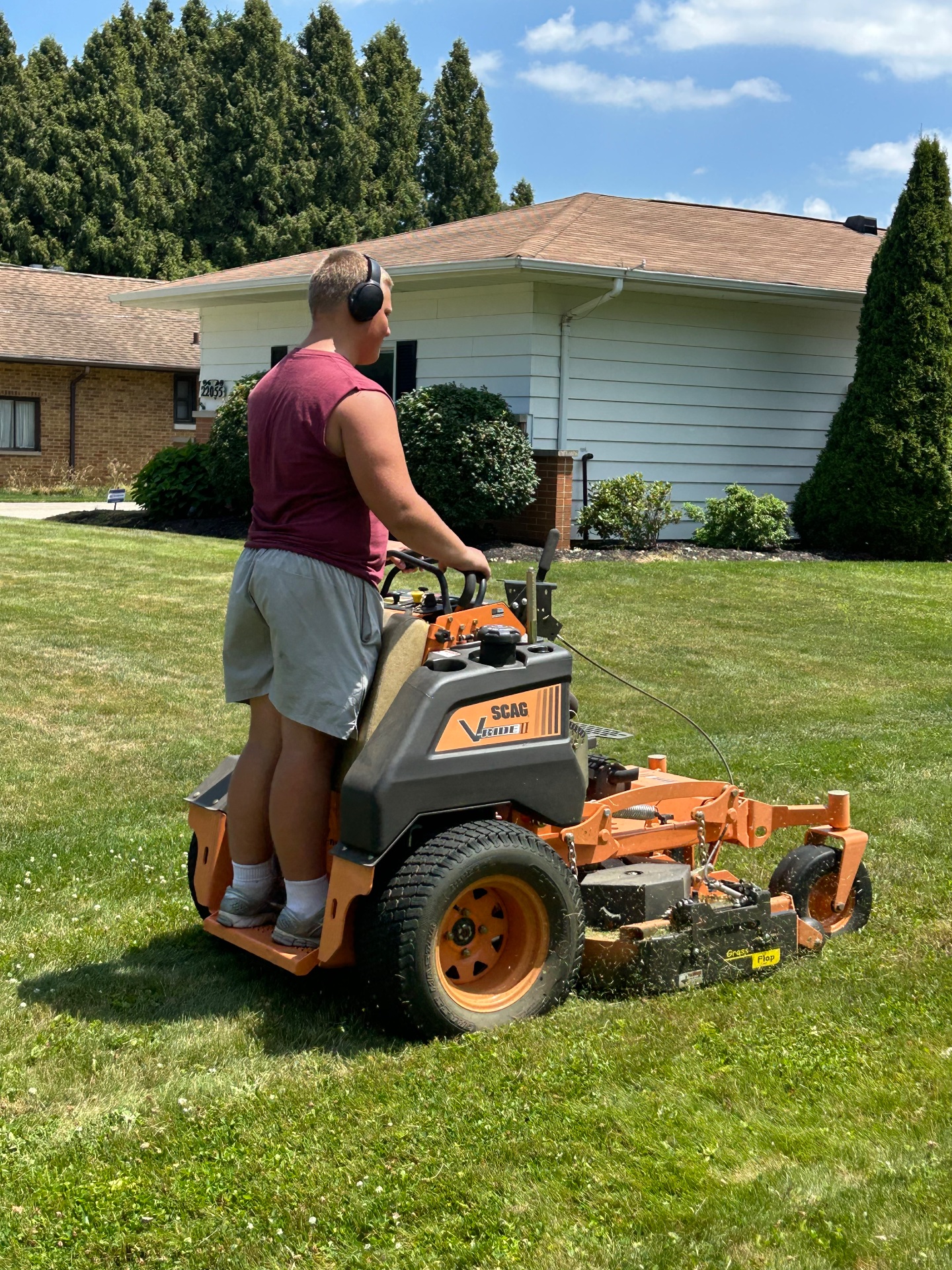 Hover Lawn Care LLC, Lawn Mowing and Trimming in Rocky River, OH - photo 5