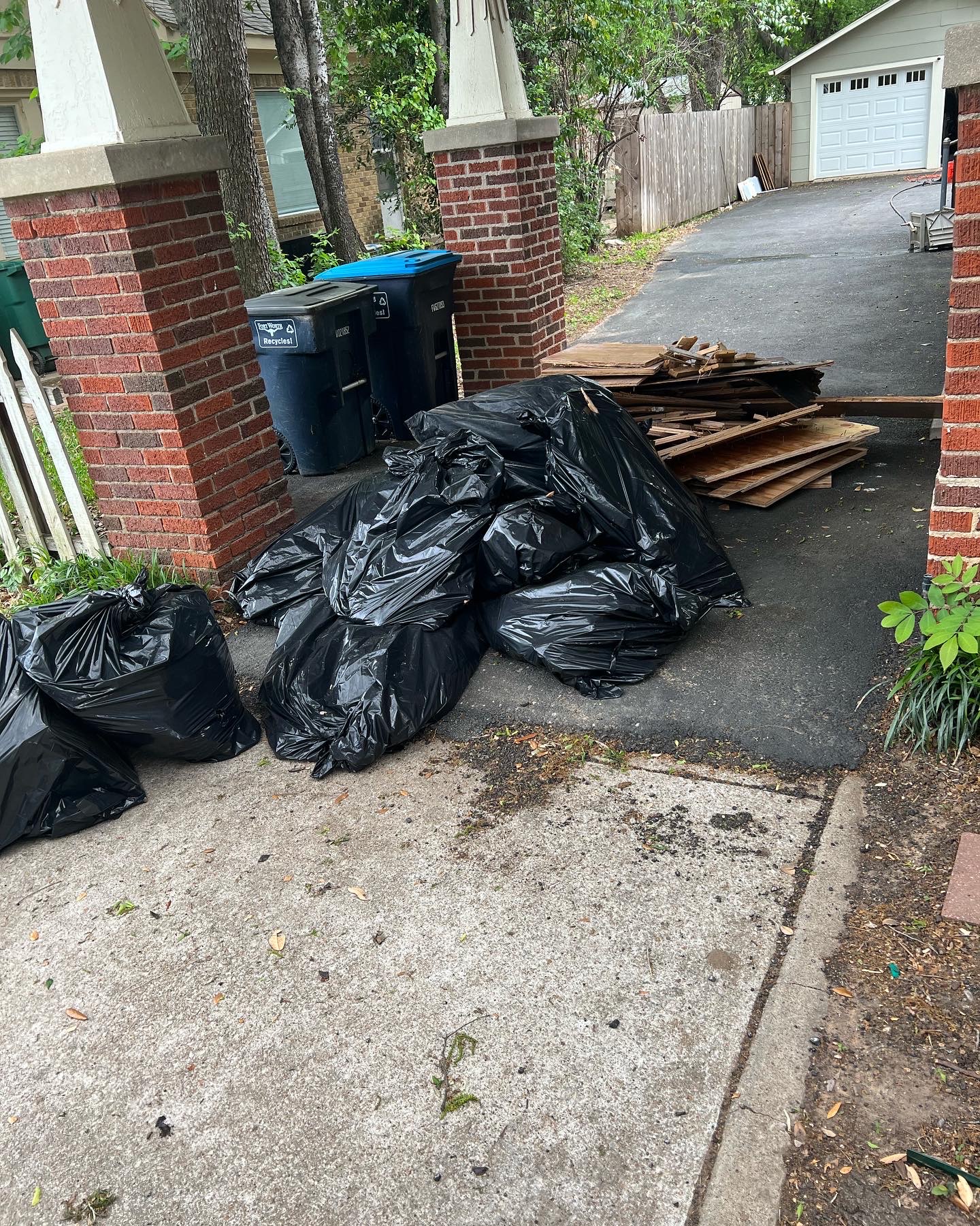 Spacey junk removal, Junk Removal in 76117 - photo 4
