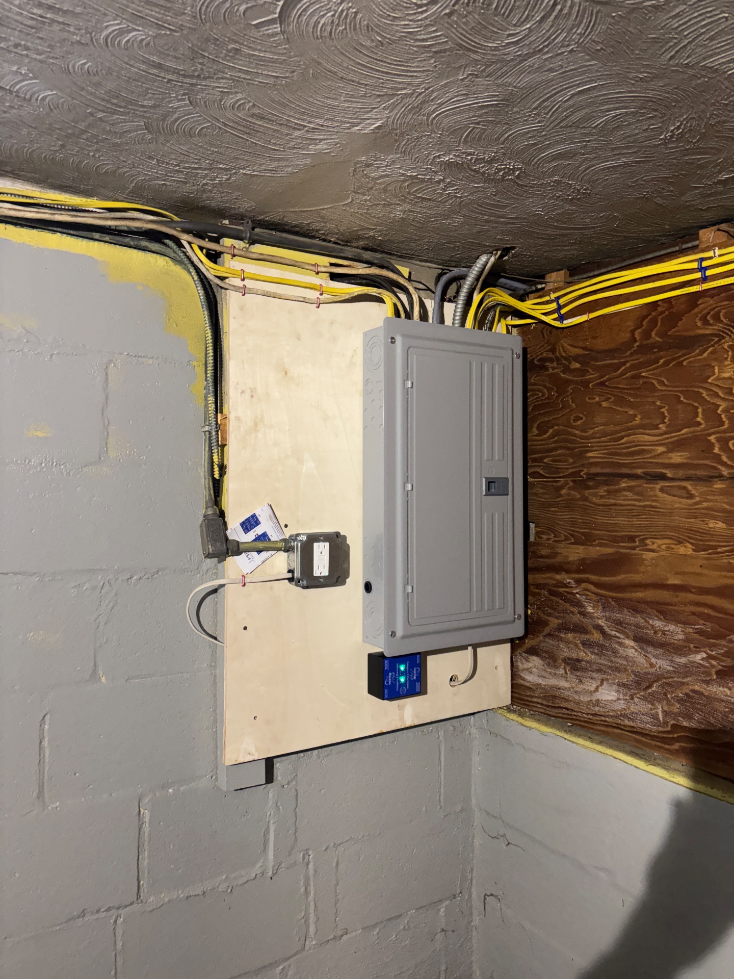 Joe Gore Master Electrician, Circuit Breaker Panel or Fuse Box Installation in Woburn , MA - photo 3