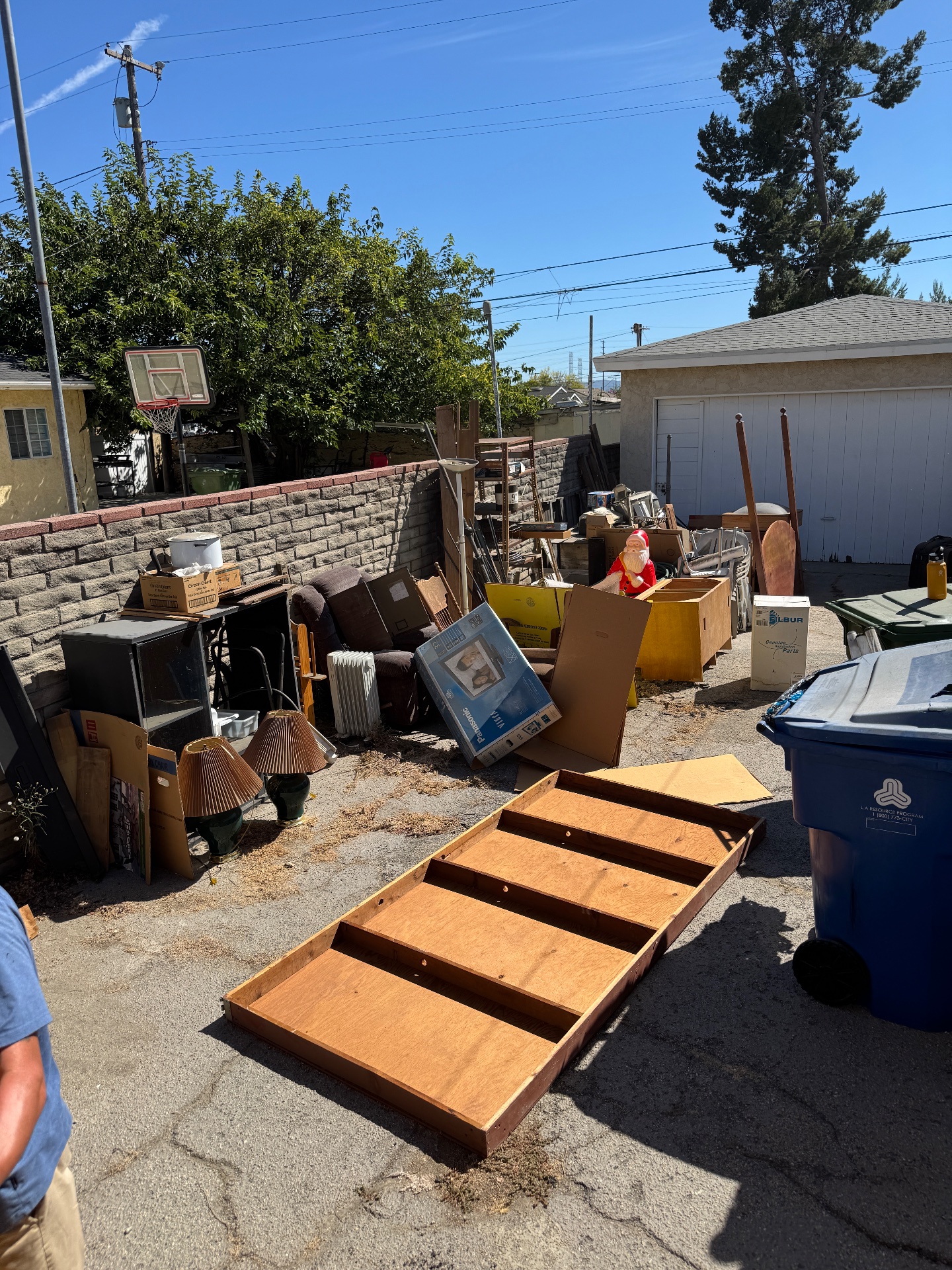 Handy Haulerz LLC, Junk Removal in Simi Valley , CA - photo 1