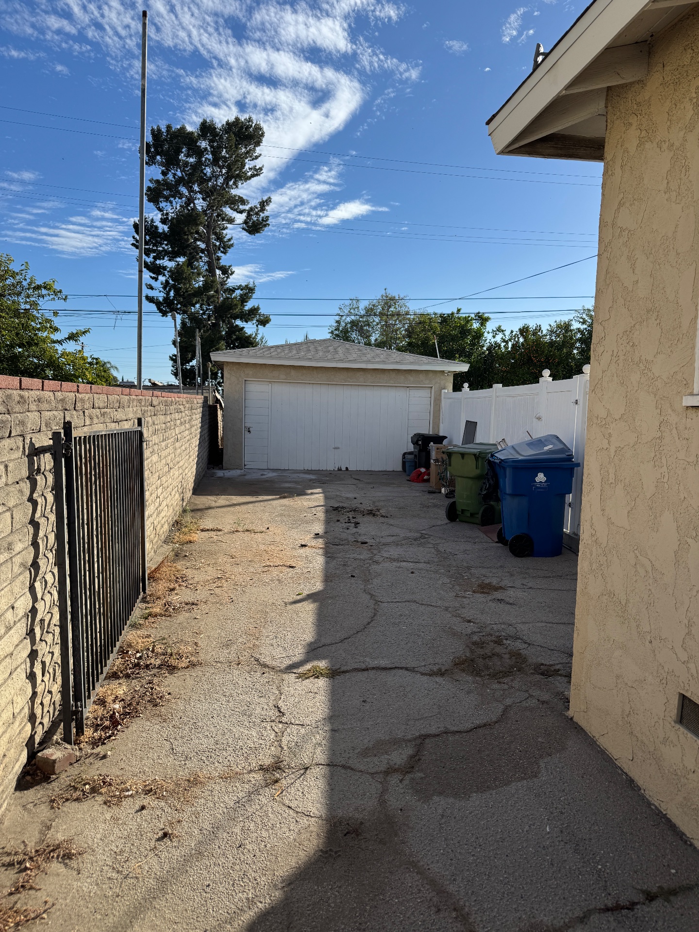 Handy Haulerz LLC, Junk Removal in Simi Valley , CA - photo 2