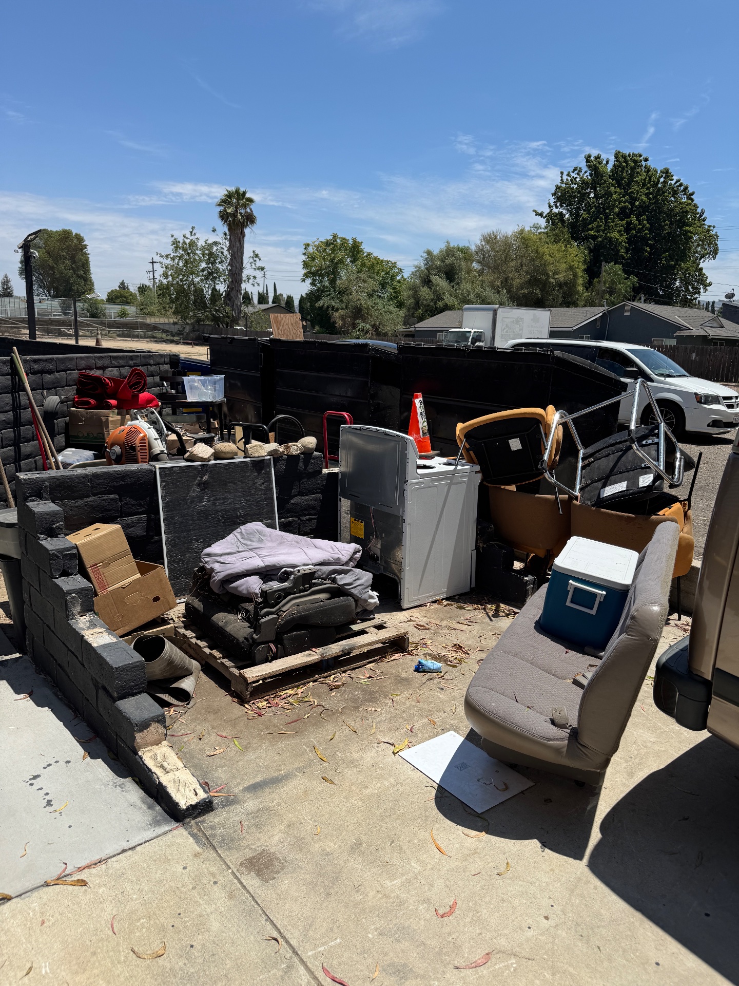 Handy Haulerz LLC, Junk Removal in Simi Valley , CA - photo 3