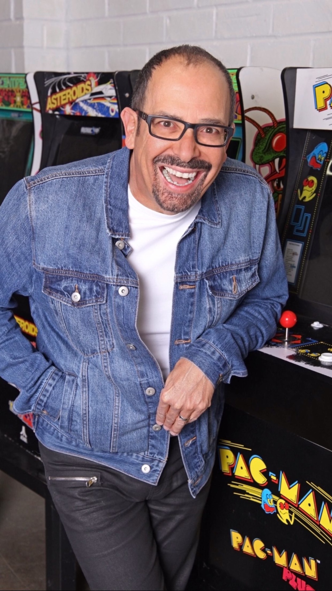 Comedian Nazareth, Eatertainment in Corona, CA - photo 7