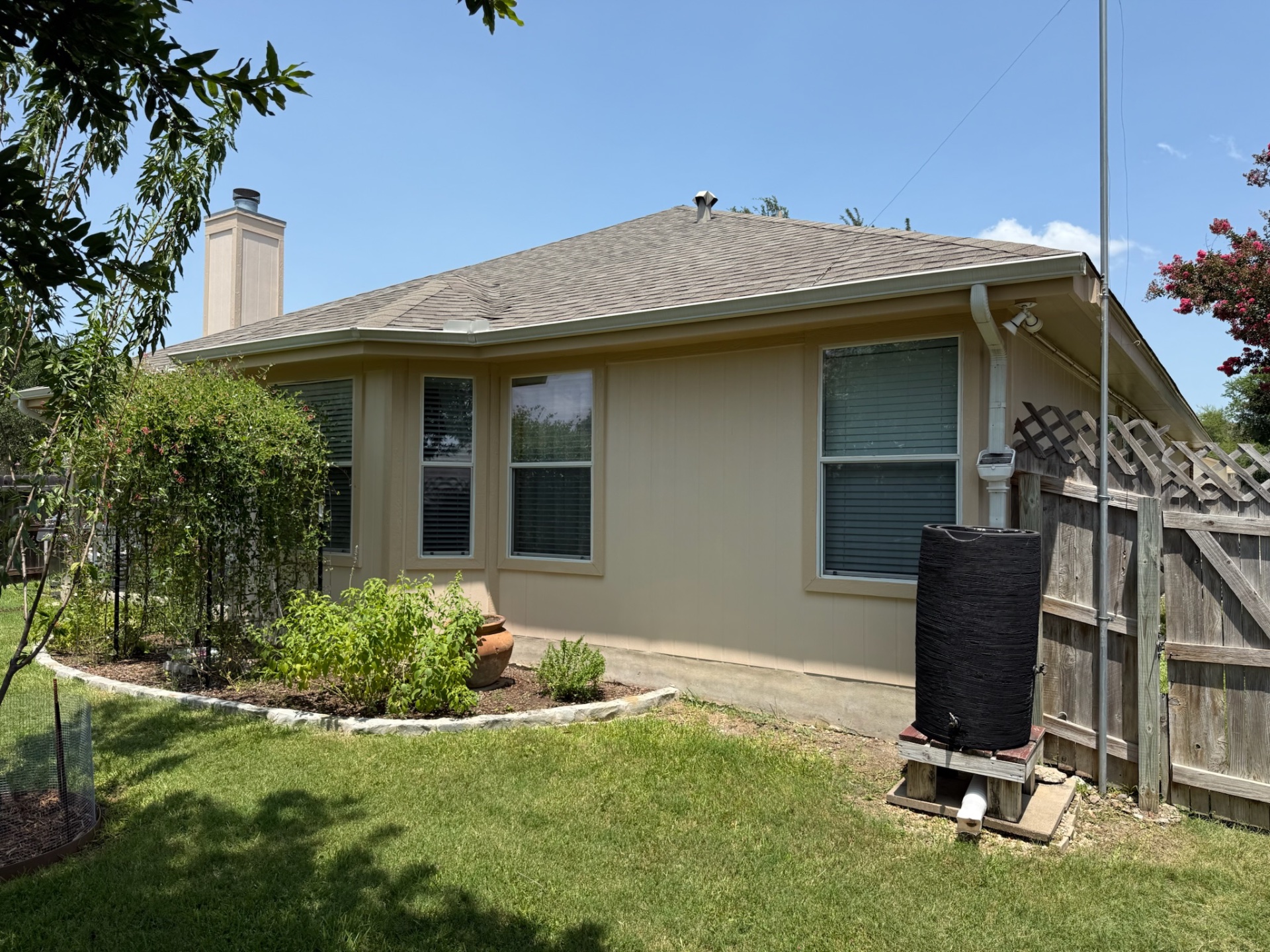 Dye Renovations, Picture Hanging and Art Installation in St. Hedwig, TX - photo 4