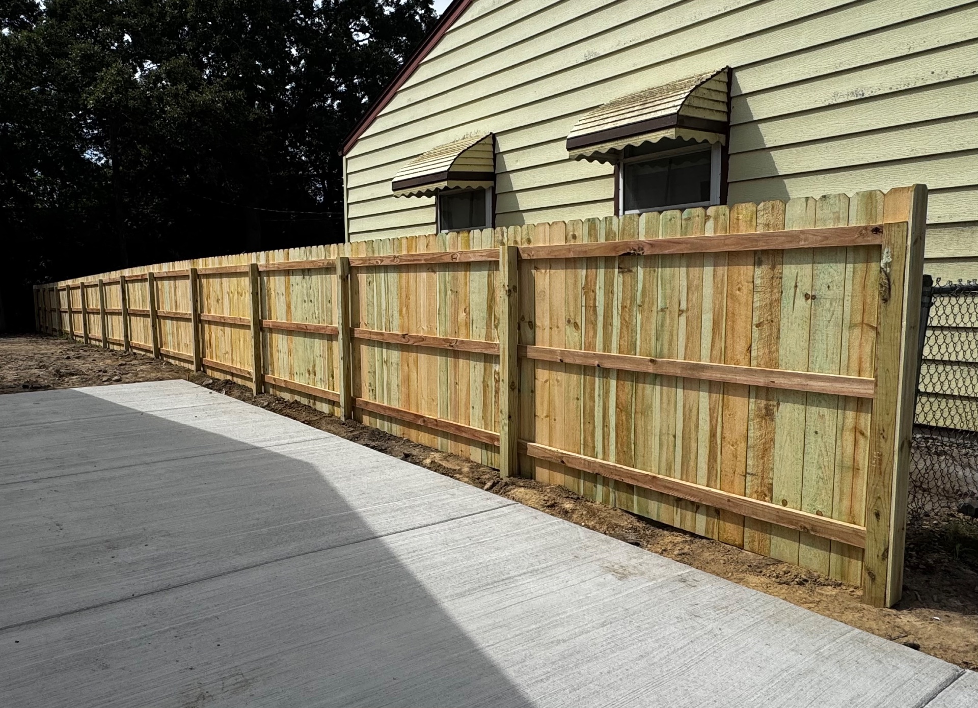 Regent Fence Installers, Deck Staining and Sealing in Howell, MI - photo 1