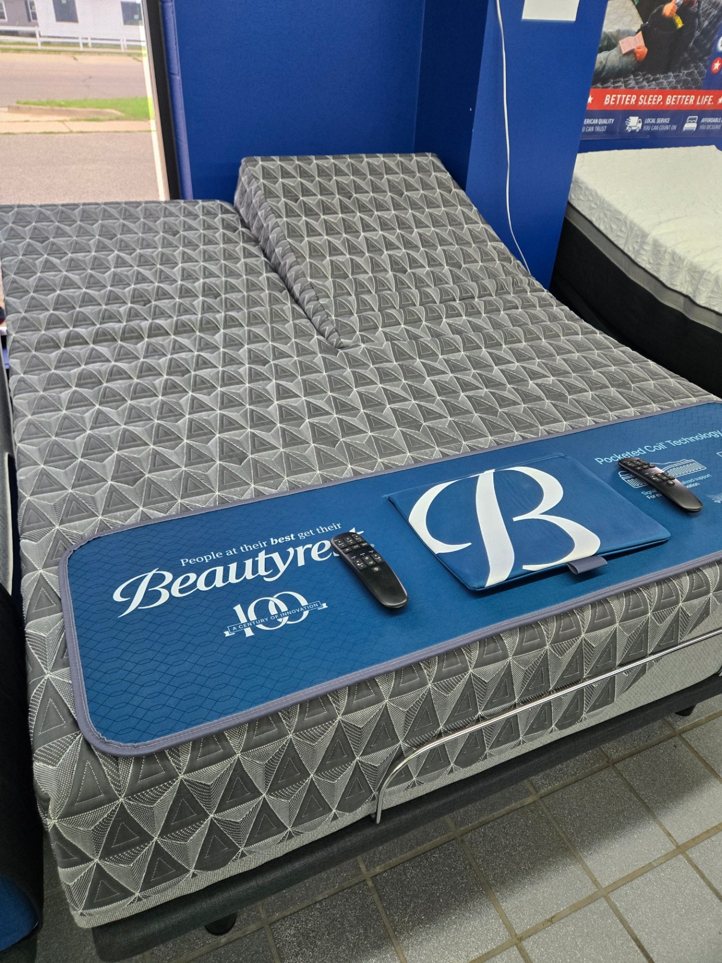 Boxdrop Grand Rapids, Furniture Stores in Kentwood, MI - photo 3