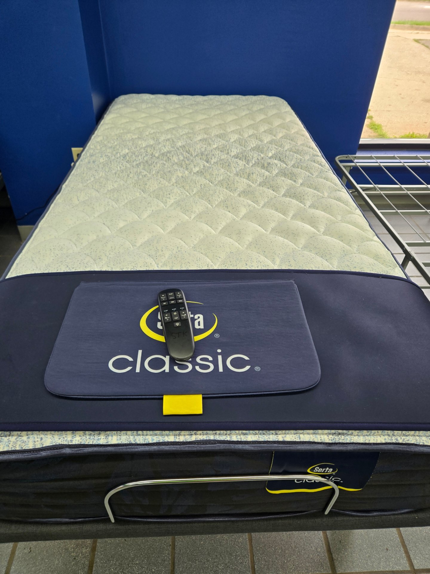 Boxdrop Grand Rapids, Furniture Stores in Kentwood, MI - photo 4