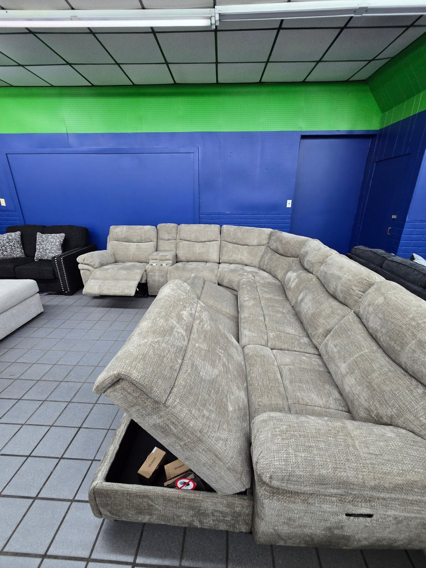 Boxdrop Grand Rapids, Furniture Stores in Kentwood, MI - photo 8