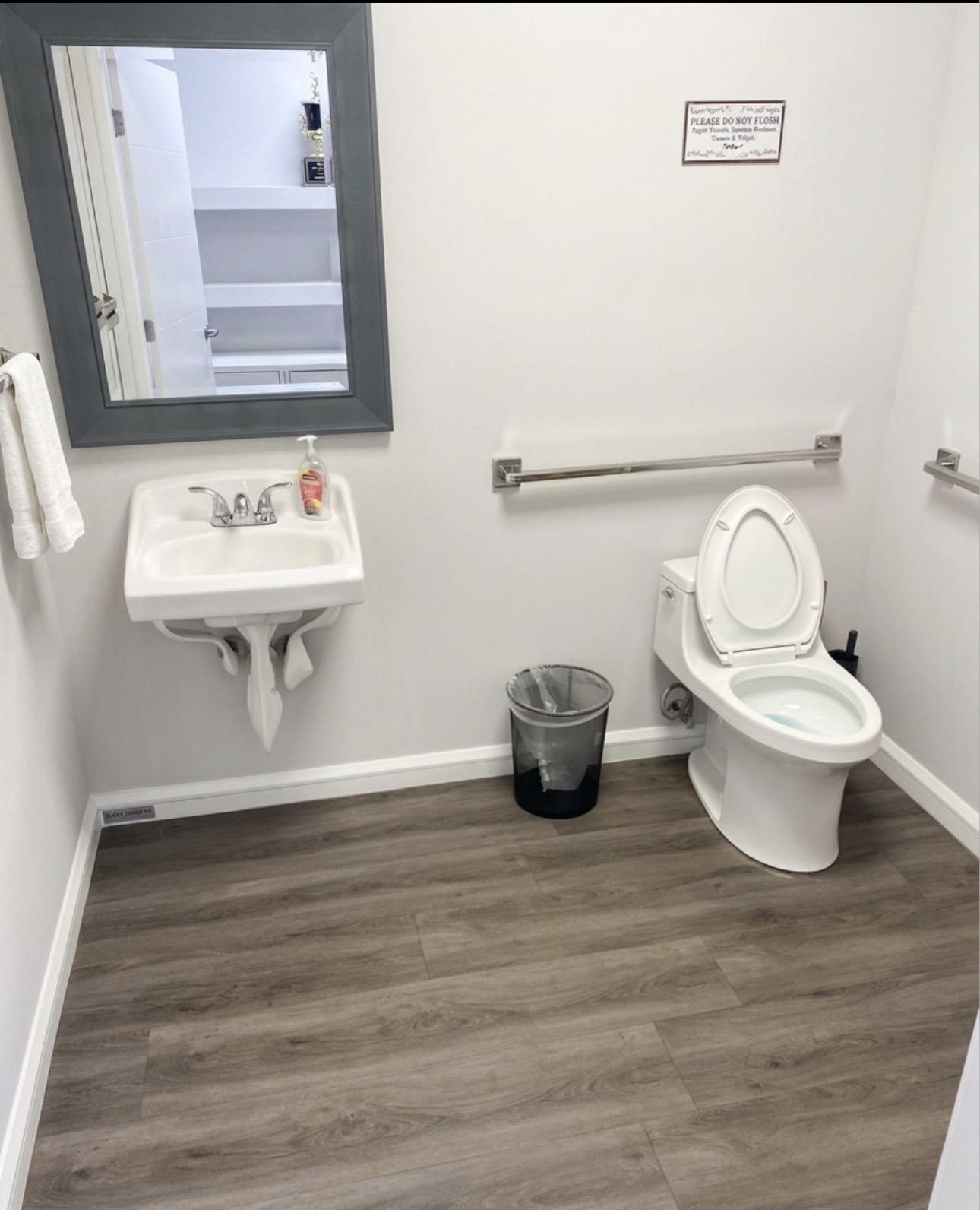 Apex Janitorial Solutions, Commercial Cleaning in Deerfield Beach, FL - photo 2