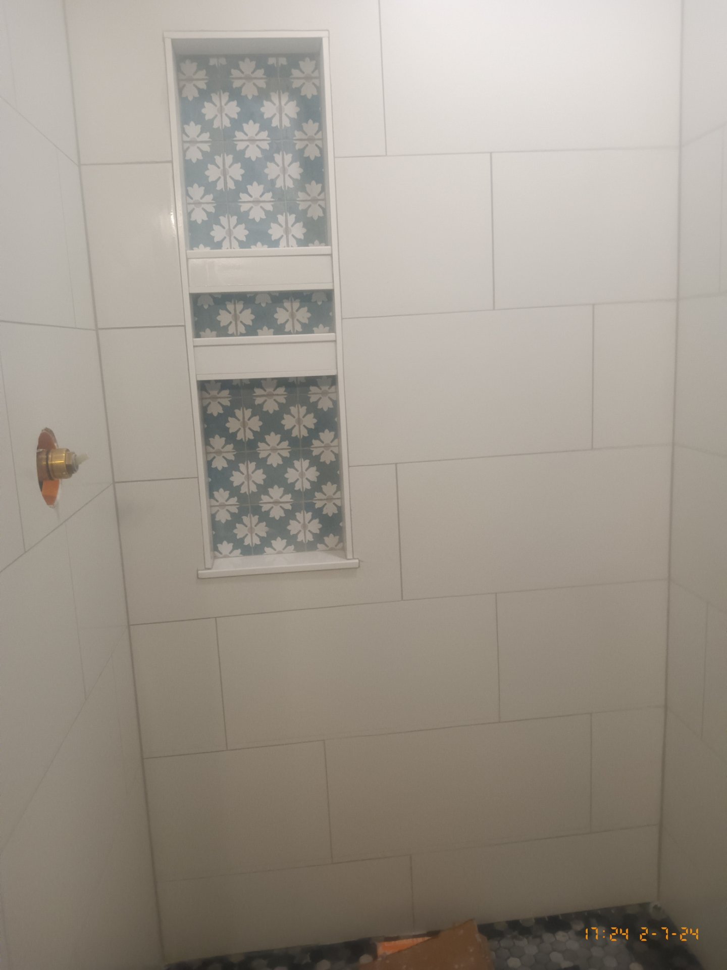 Milanese Tiles and Stone, Floor Installation or Replacement in Lebanon, ME - photo 1