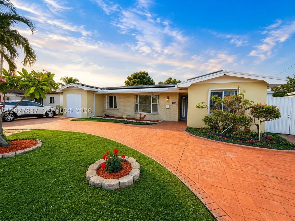 All One Realty, Apartments in Doral, FL - photo 3