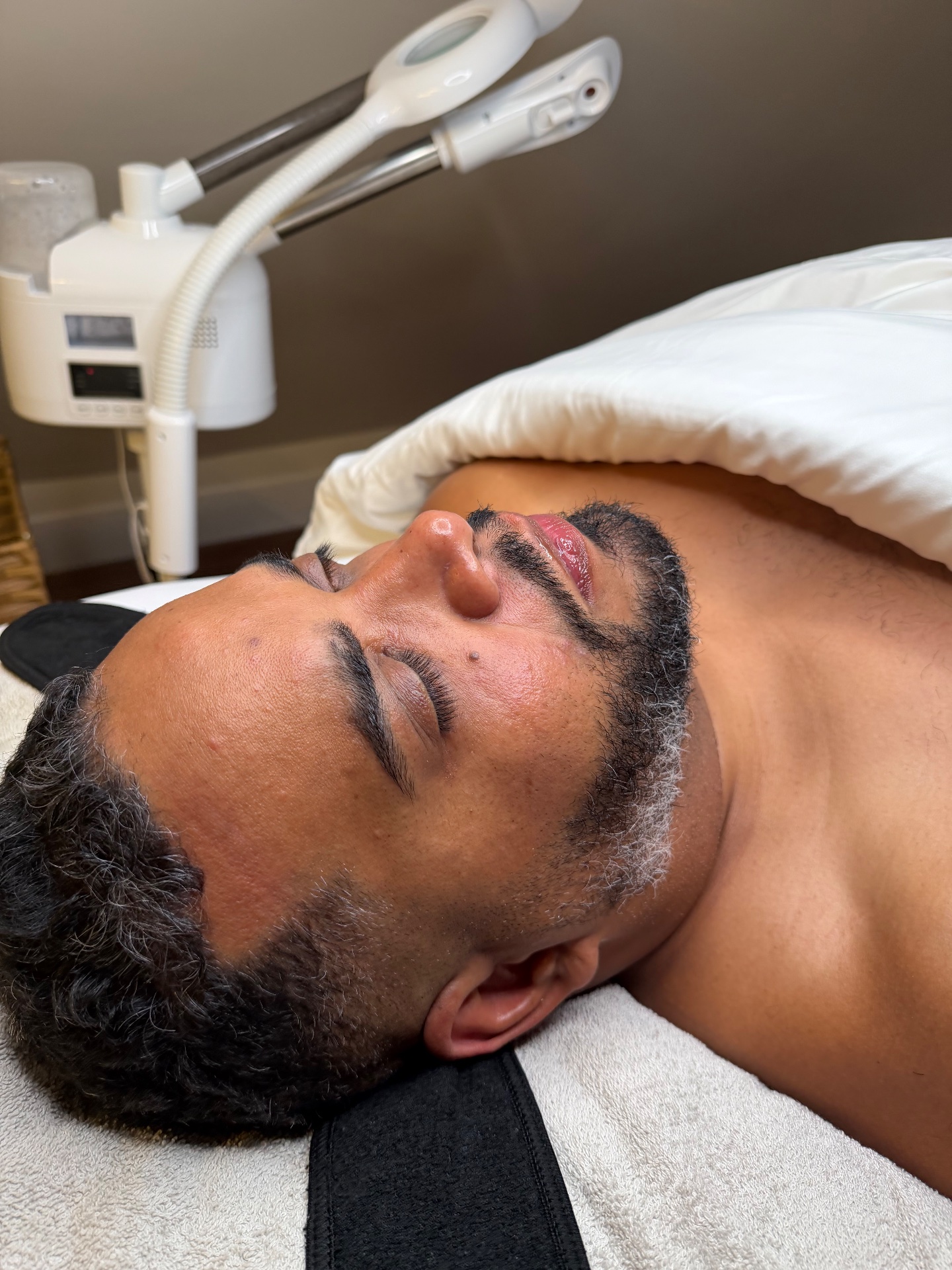Luminé Beauty Bar, Estheticians in Levittown, NY - photo 6
