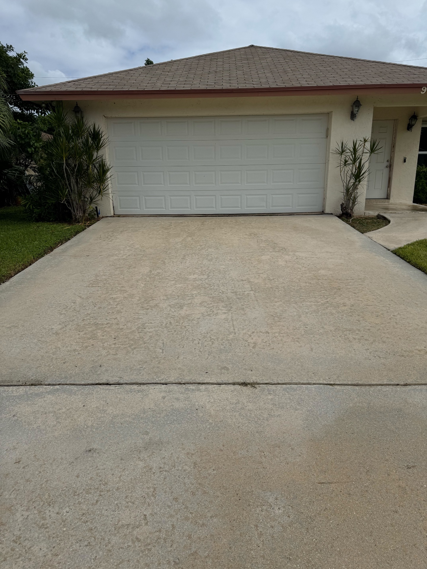JM Pressure Washing Solutions, Pressure Washing in Lantana, FL - photo 3