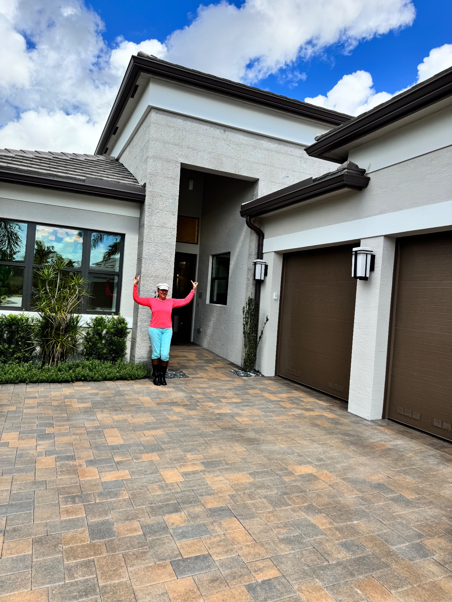 Elaine Saramago / Saramago Assetpro, Real Estate Market Analysis in Lake Worth, FL - photo 1