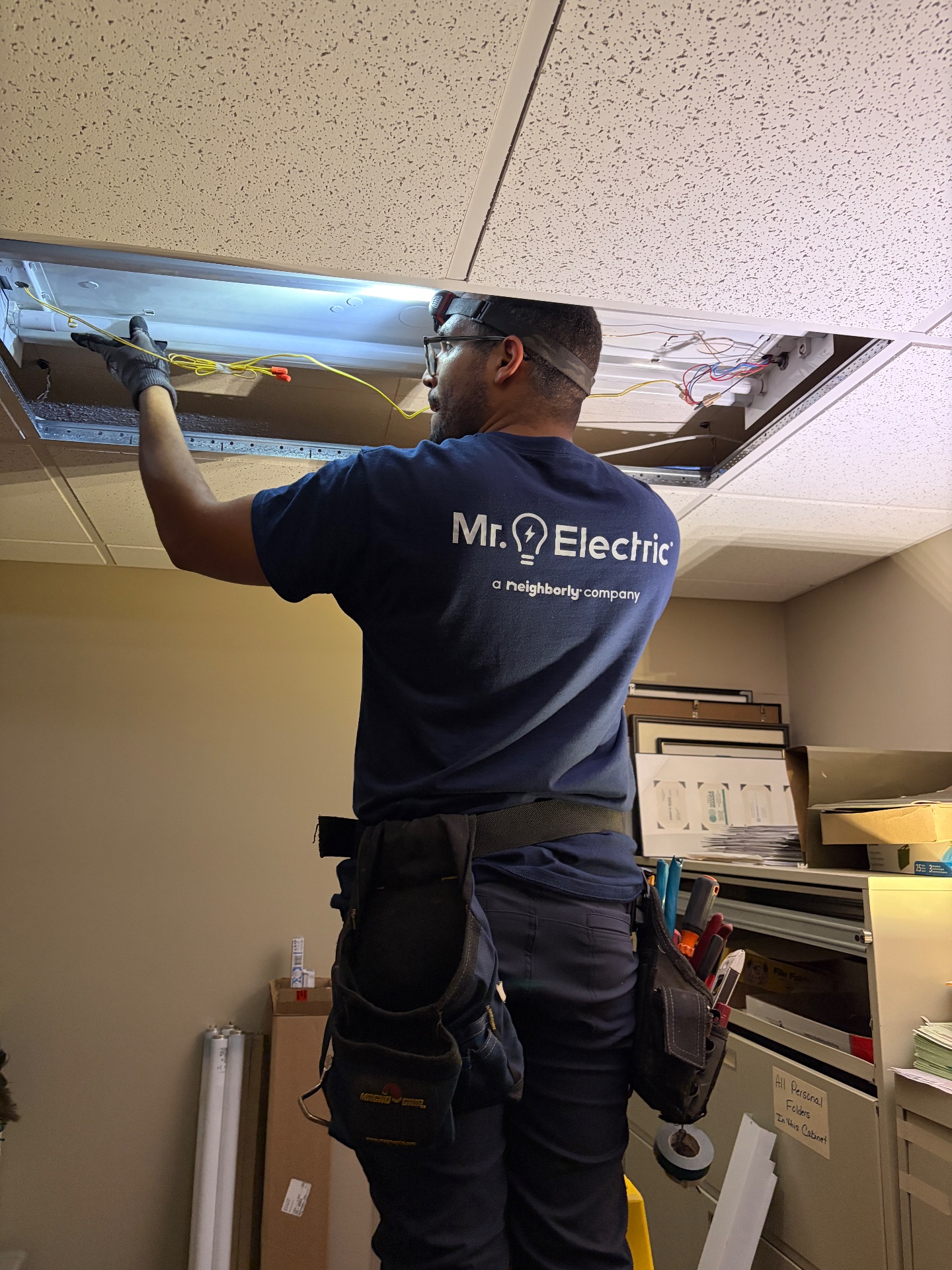 Mr. Electric of Reading, Circuit Breaker Panel or Fuse Box Installation in Wyomissing, PA - photo 2