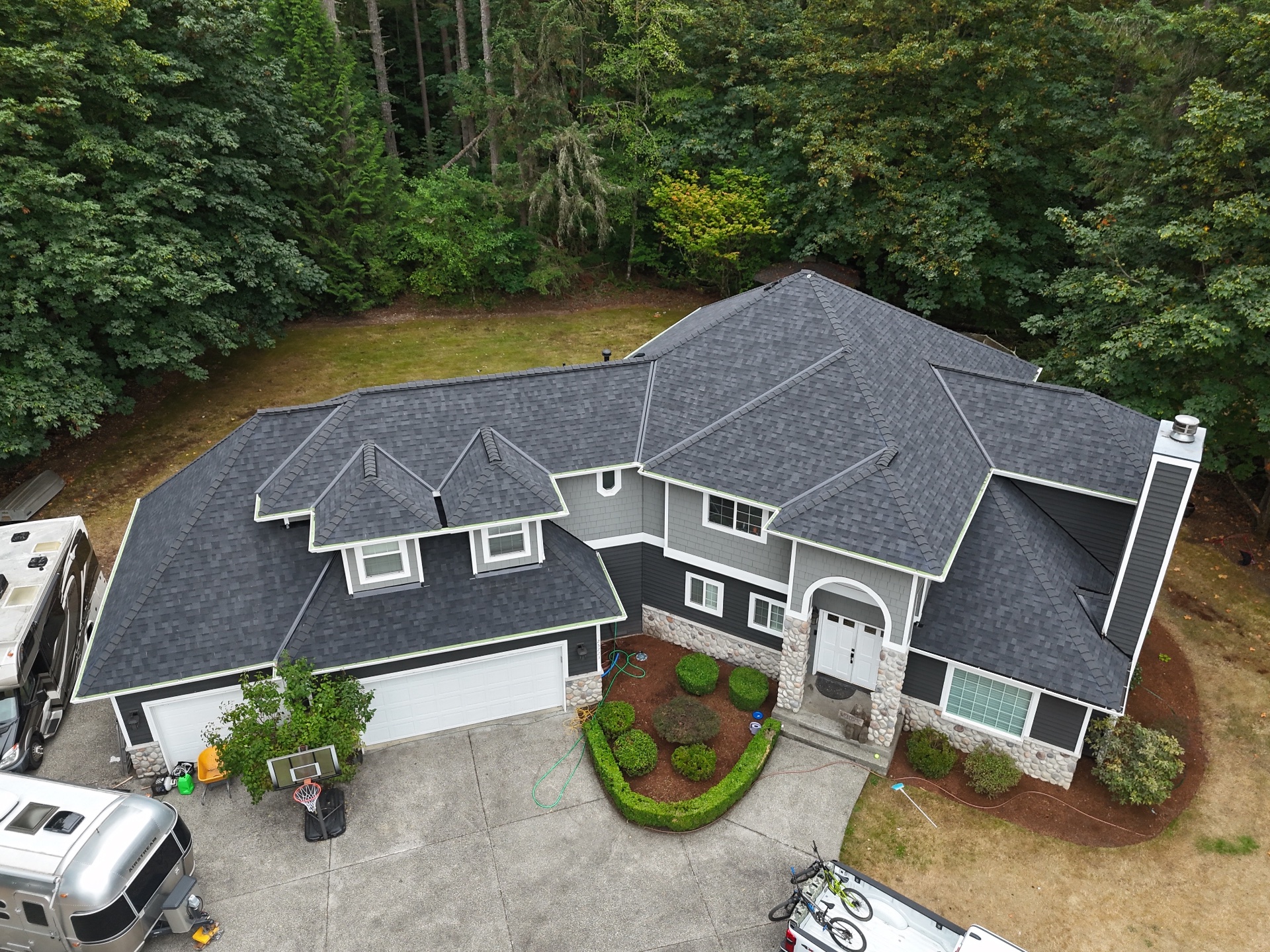 Blitz Roofing LLC, Roof Installation or Replacement in Lynnwood, WA - photo 1