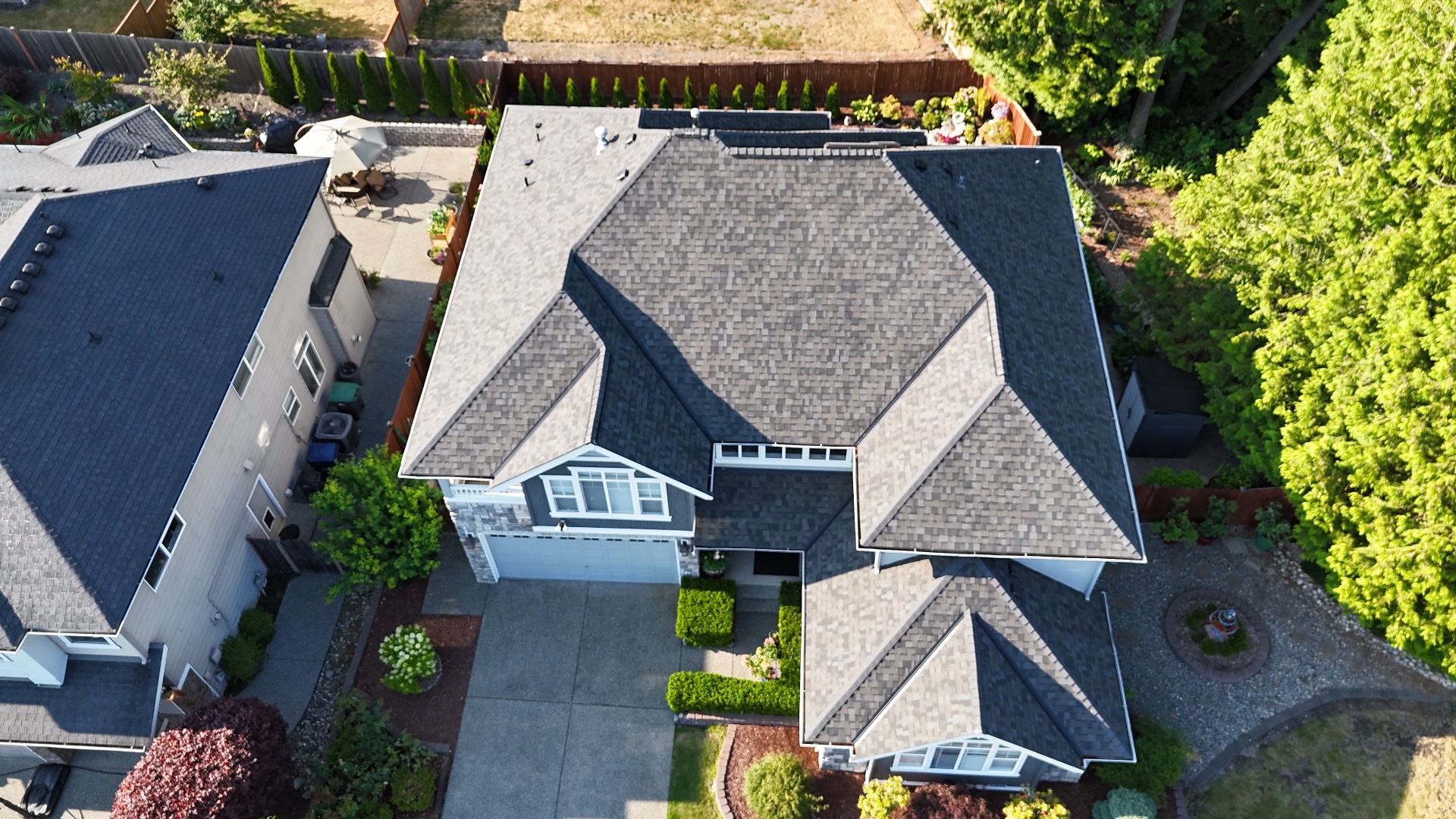 Blitz Roofing LLC, Roof Installation or Replacement in Lynnwood, WA - photo 3