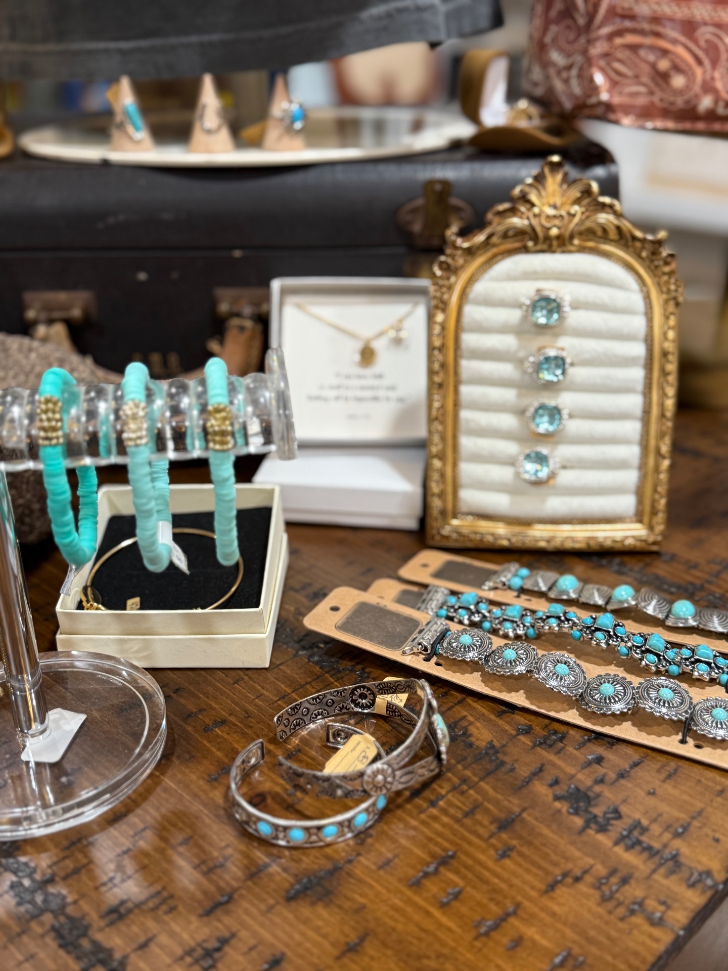 REIGN Marketplace, Gift Shops in Canyon Lake, TX - photo 4