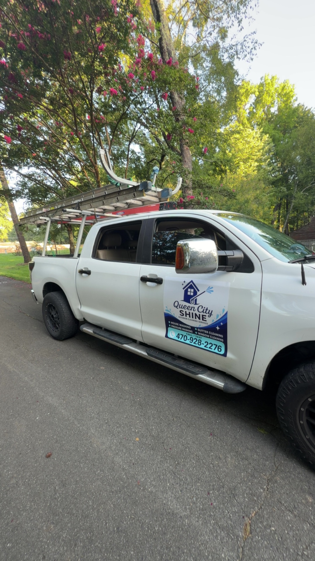 Queen City Shine, Gutter Cleaning in Harrisburg, NC - photo 2