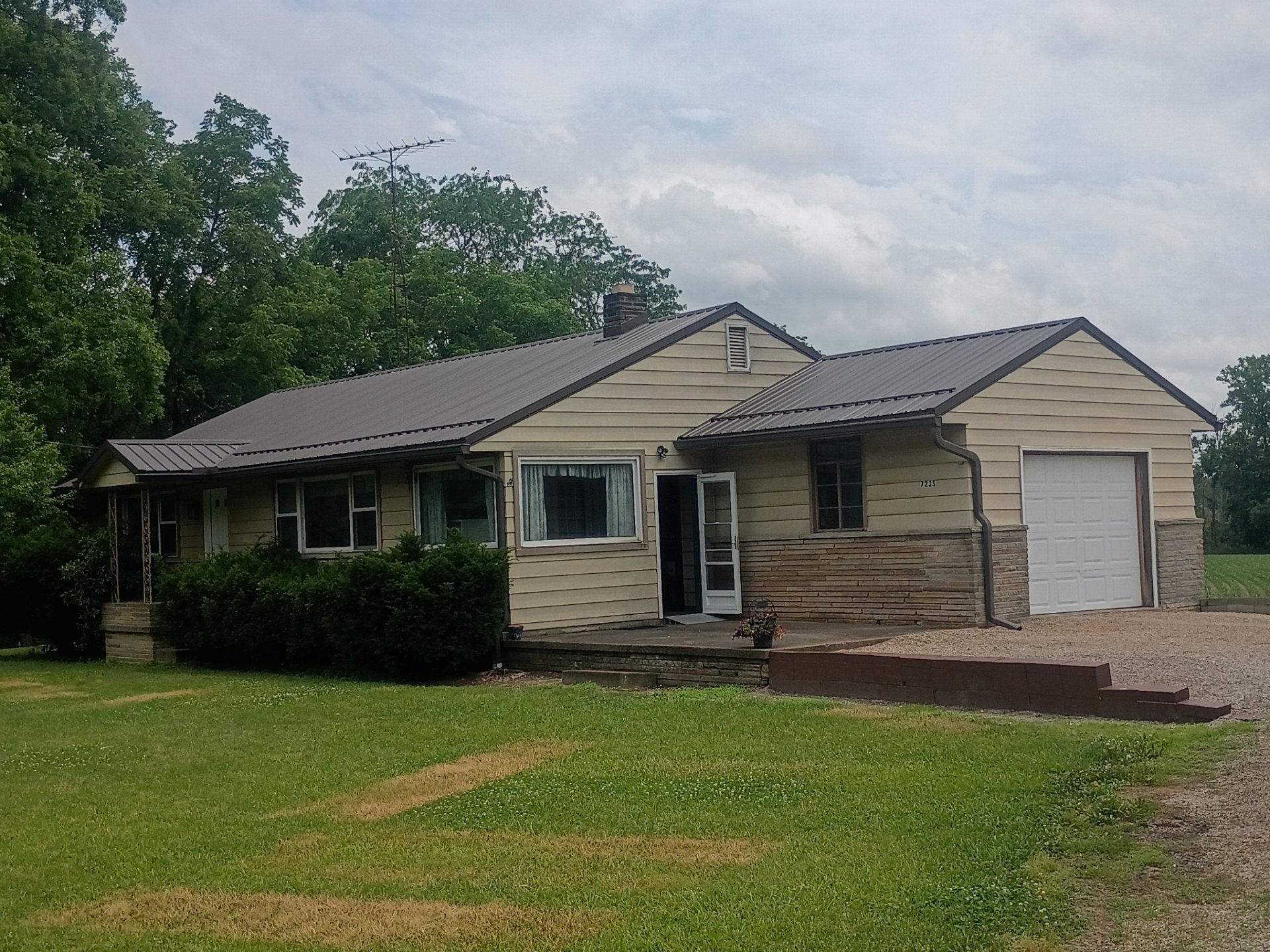 Premier Roofing Solution, Roof Installation or Replacement in Bellevue, MI - photo 4