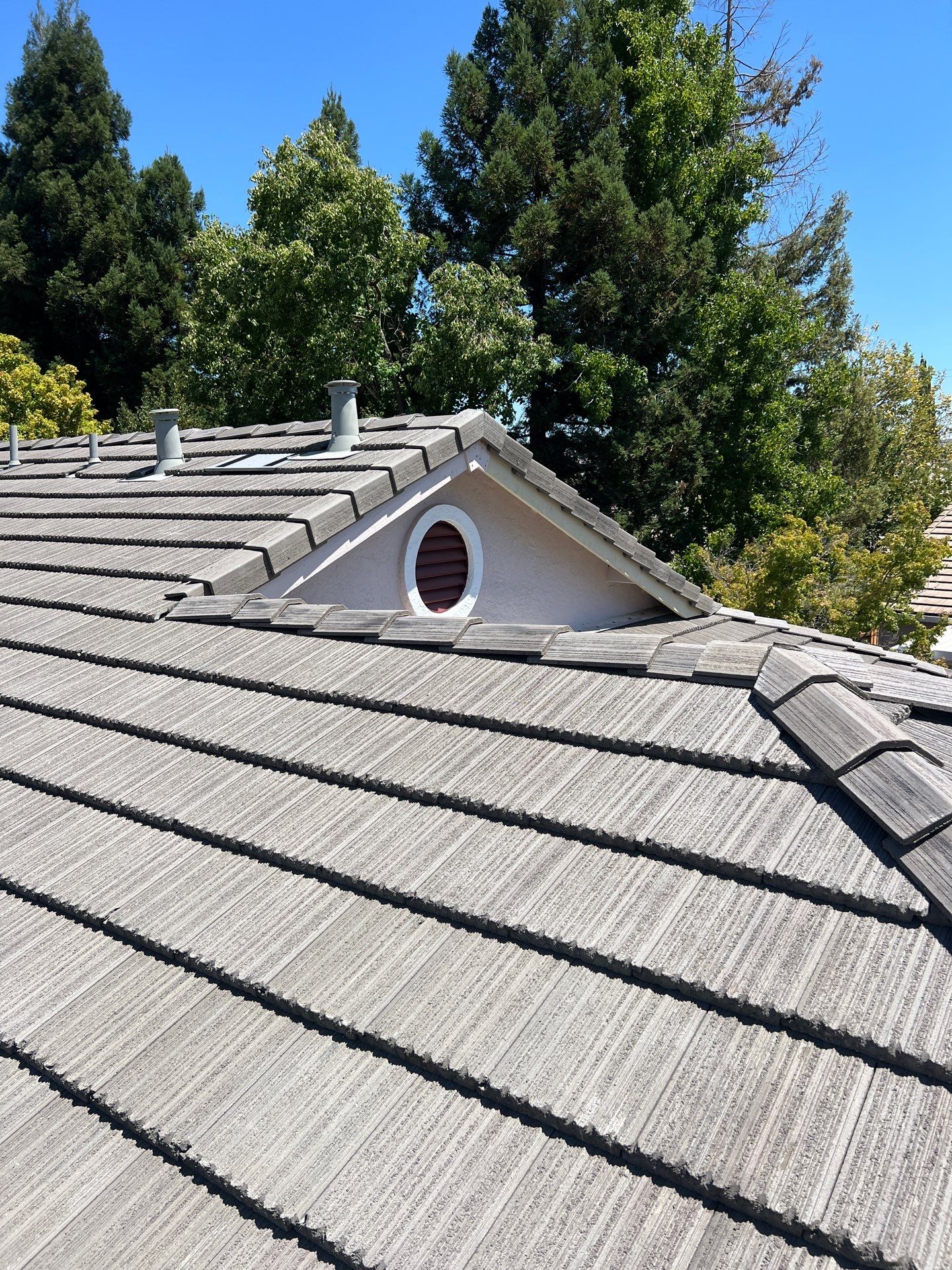 Richard Hockett Roofing, Roof Installation or Replacement in Diamond Springs, CA - photo 1