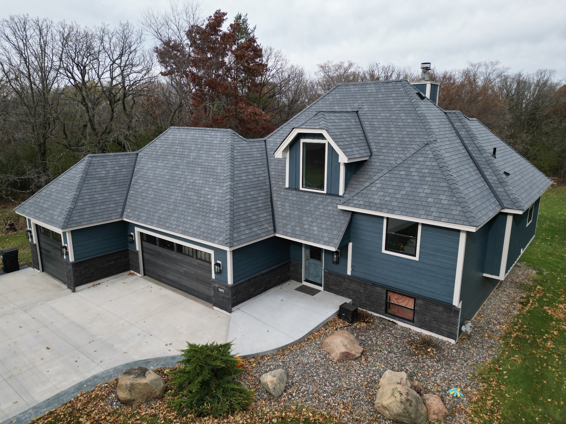Sky Armor Roofing Siding Windows, Roof Installation or Replacement in Woodbury, MN - photo 1