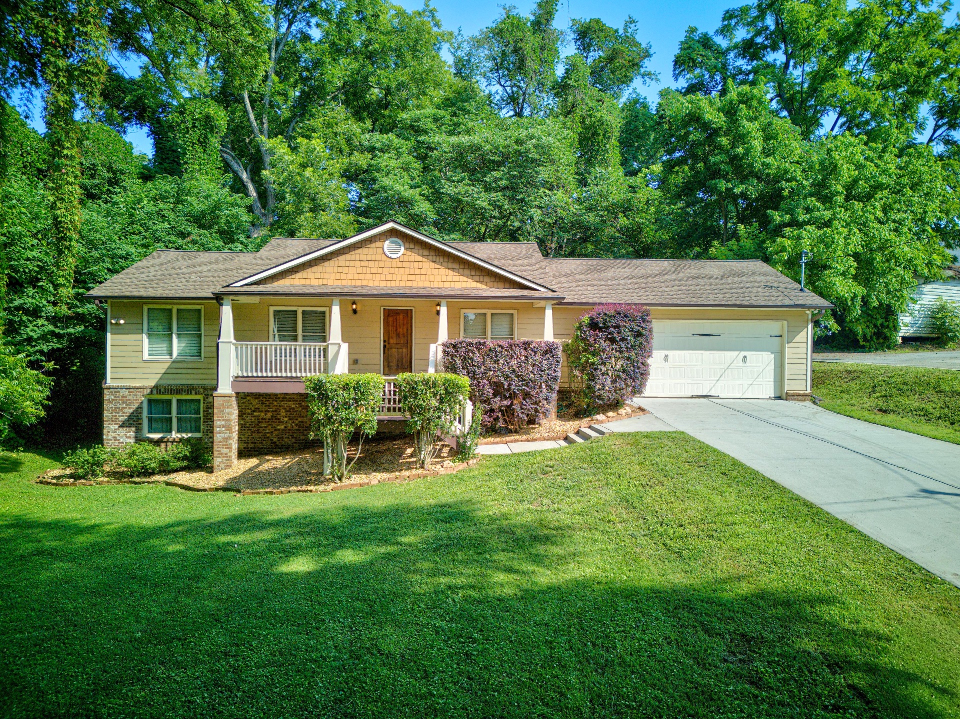 Red 1 Realty llc, Home Staging in Jefferson, GA - photo 3