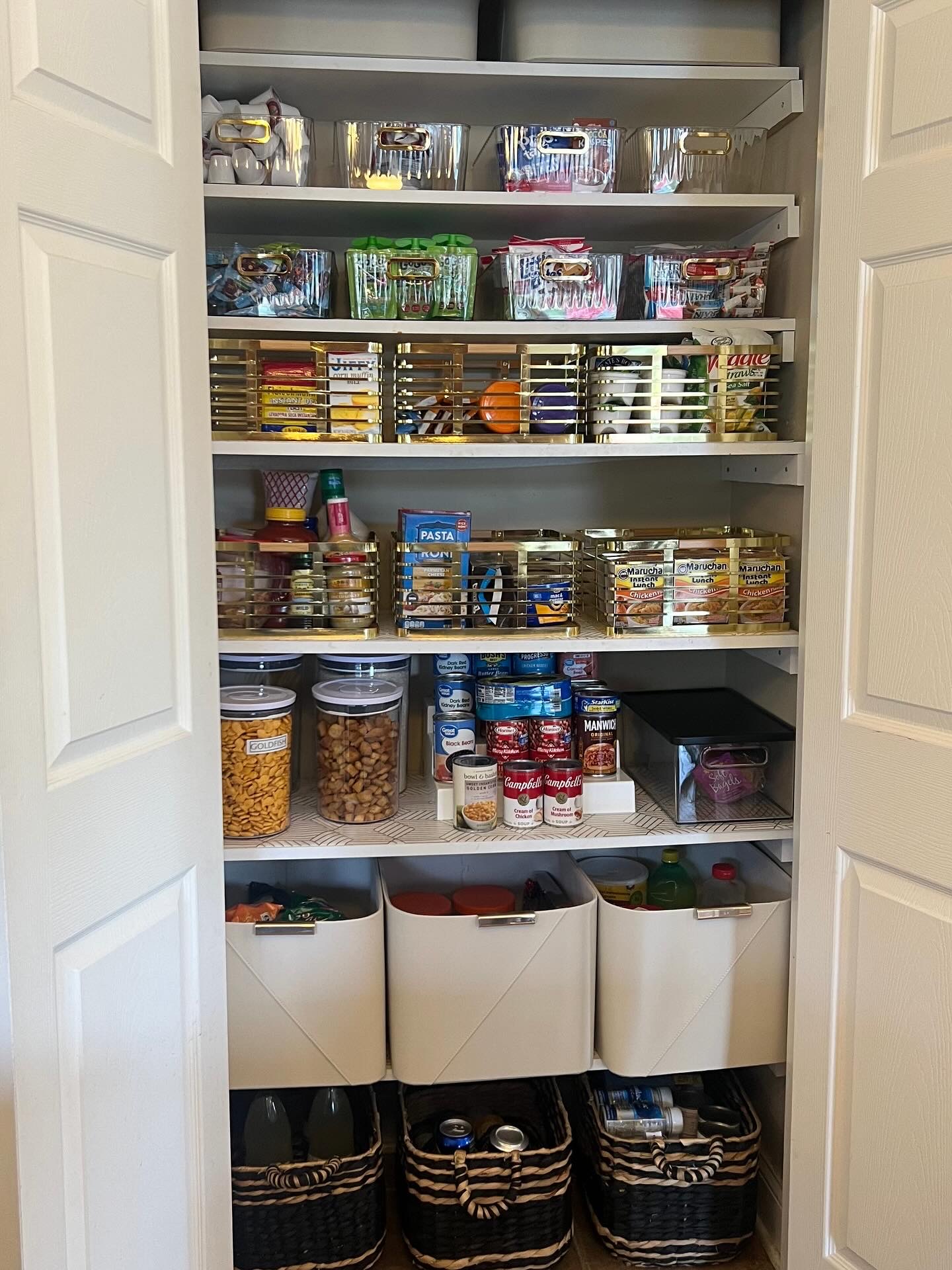 Home Harmony Organizing with Kate, Holiday Decorating Services in Morristown, NJ - photo 1
