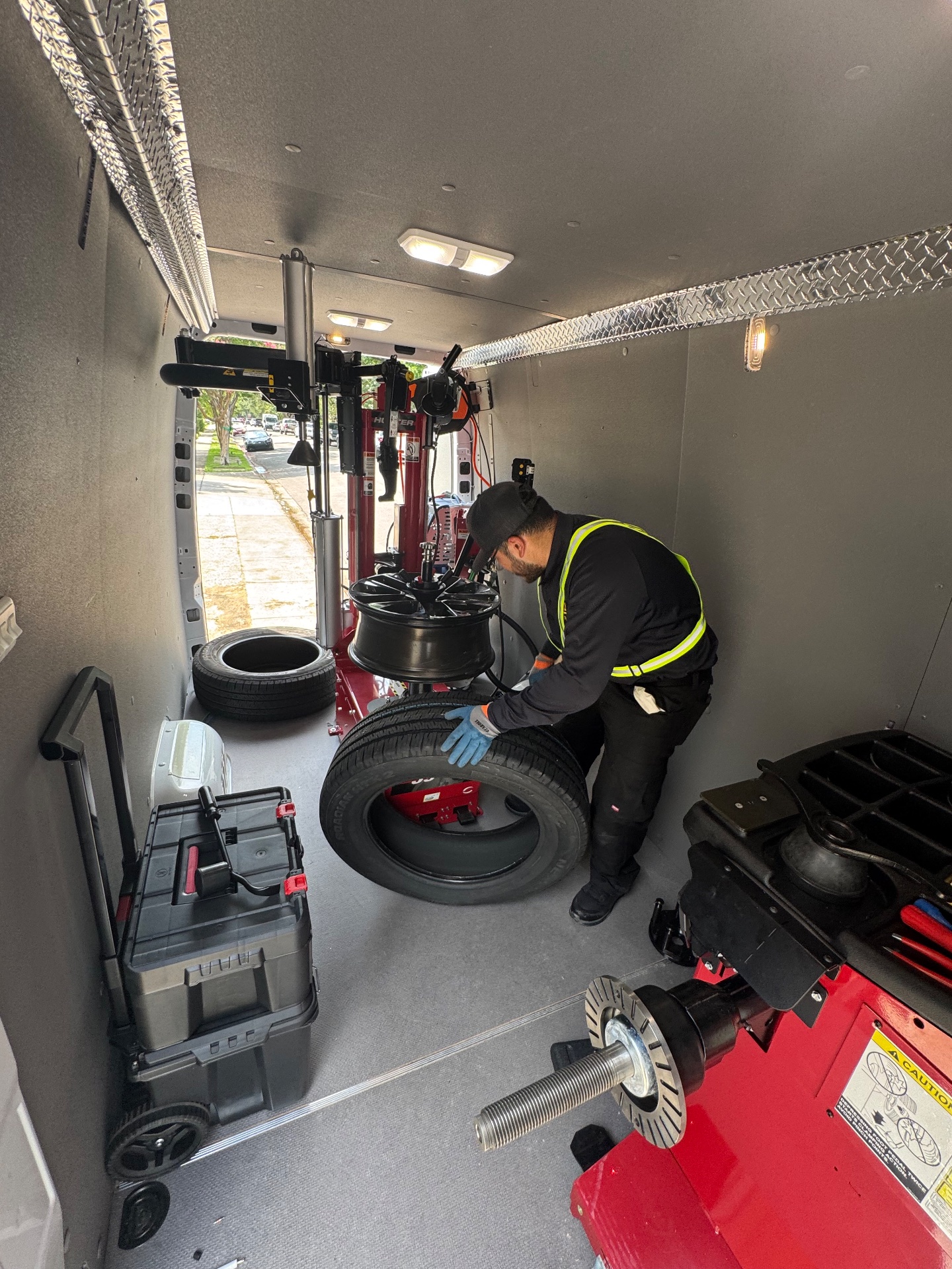Via Tire, Fleet Maintenance in Lewisville, TX - photo 5