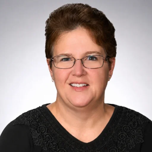 Jennifer Kiwak, Realtor