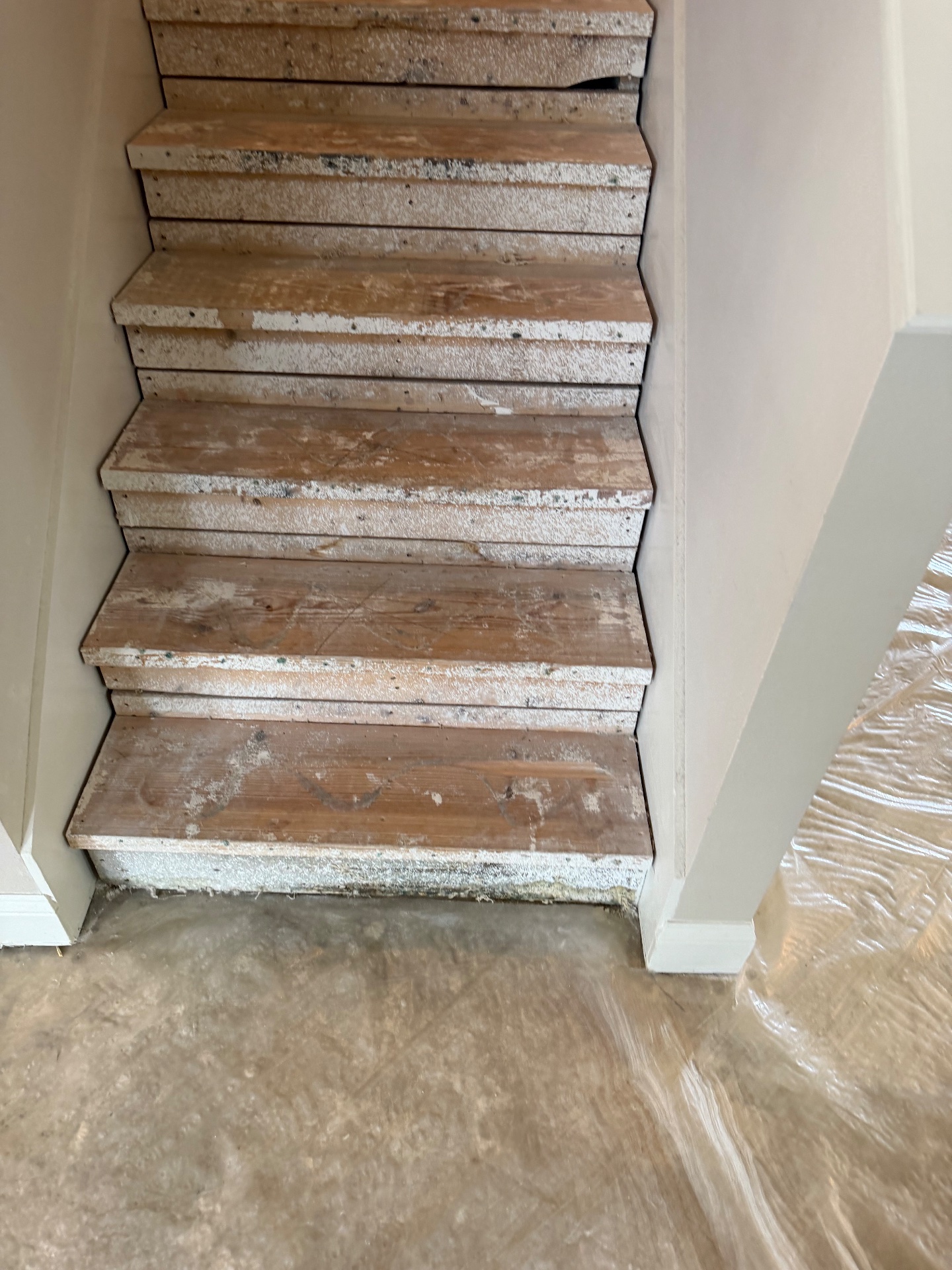 V&R Affordable Hardwood Flooring LLC, Floor Installation or Replacement in Palm Coast , FL - photo 1