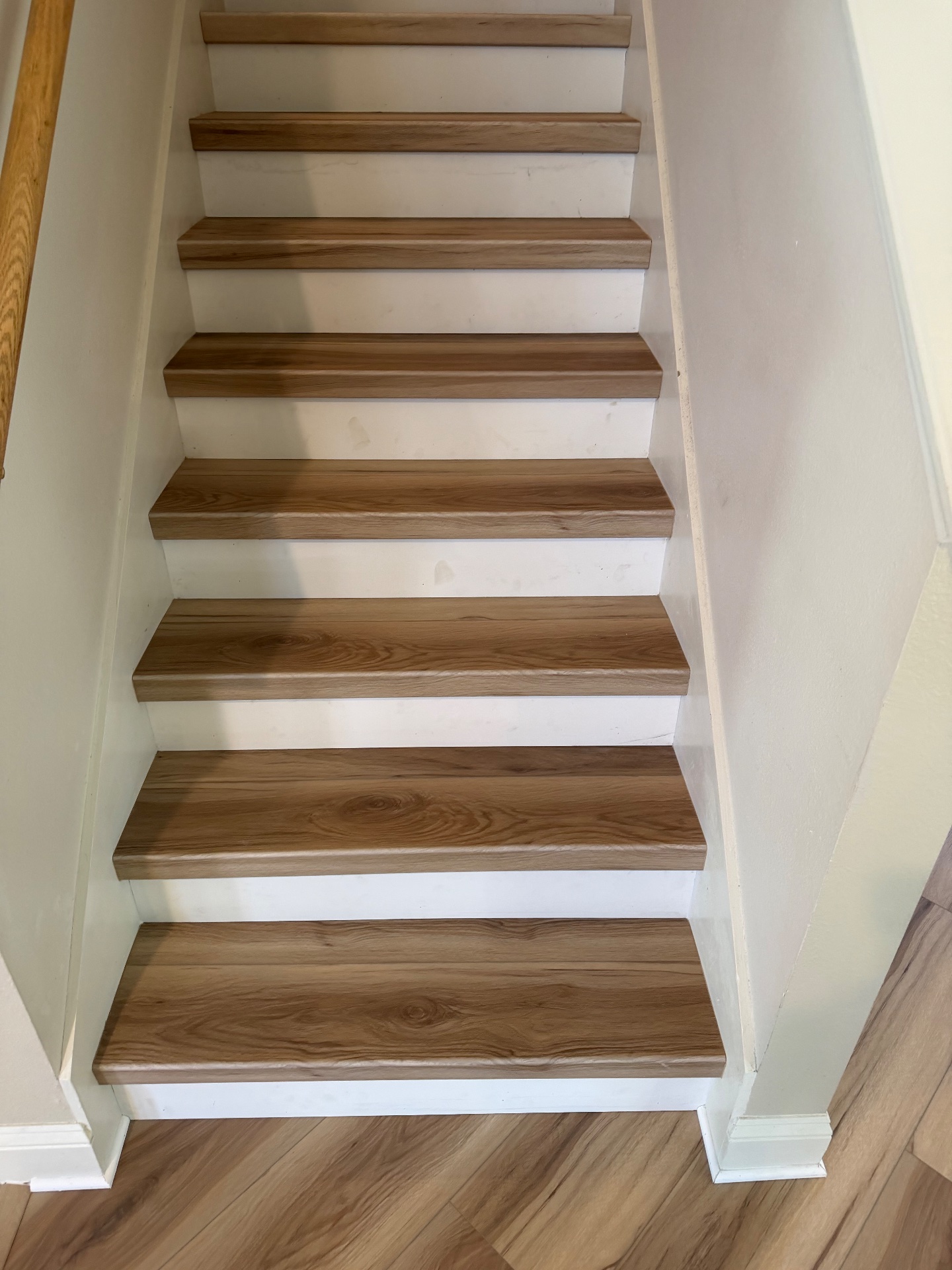 V&R Affordable Hardwood Flooring LLC, Floor Installation or Replacement in Palm Coast , FL - photo 2