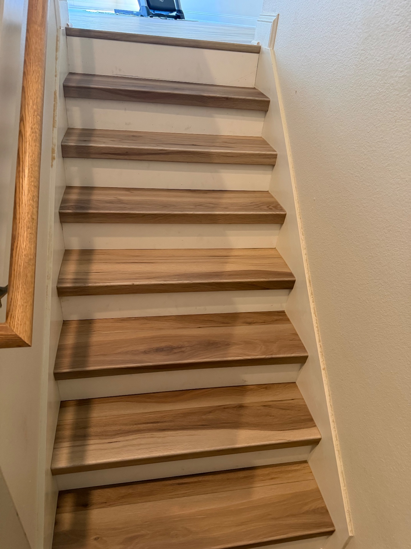 V&R Affordable Hardwood Flooring LLC, Floor Installation or Replacement in Palm Coast , FL - photo 3