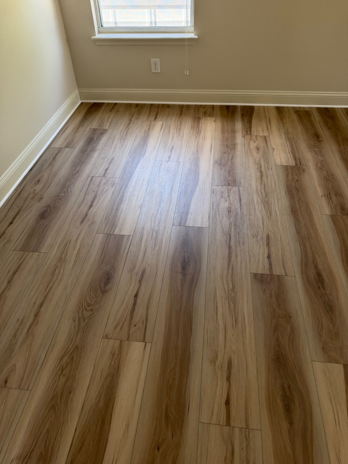 V&R Affordable Hardwood Flooring LLC, Floor Installation or Replacement in Palm Coast , FL - photo 6