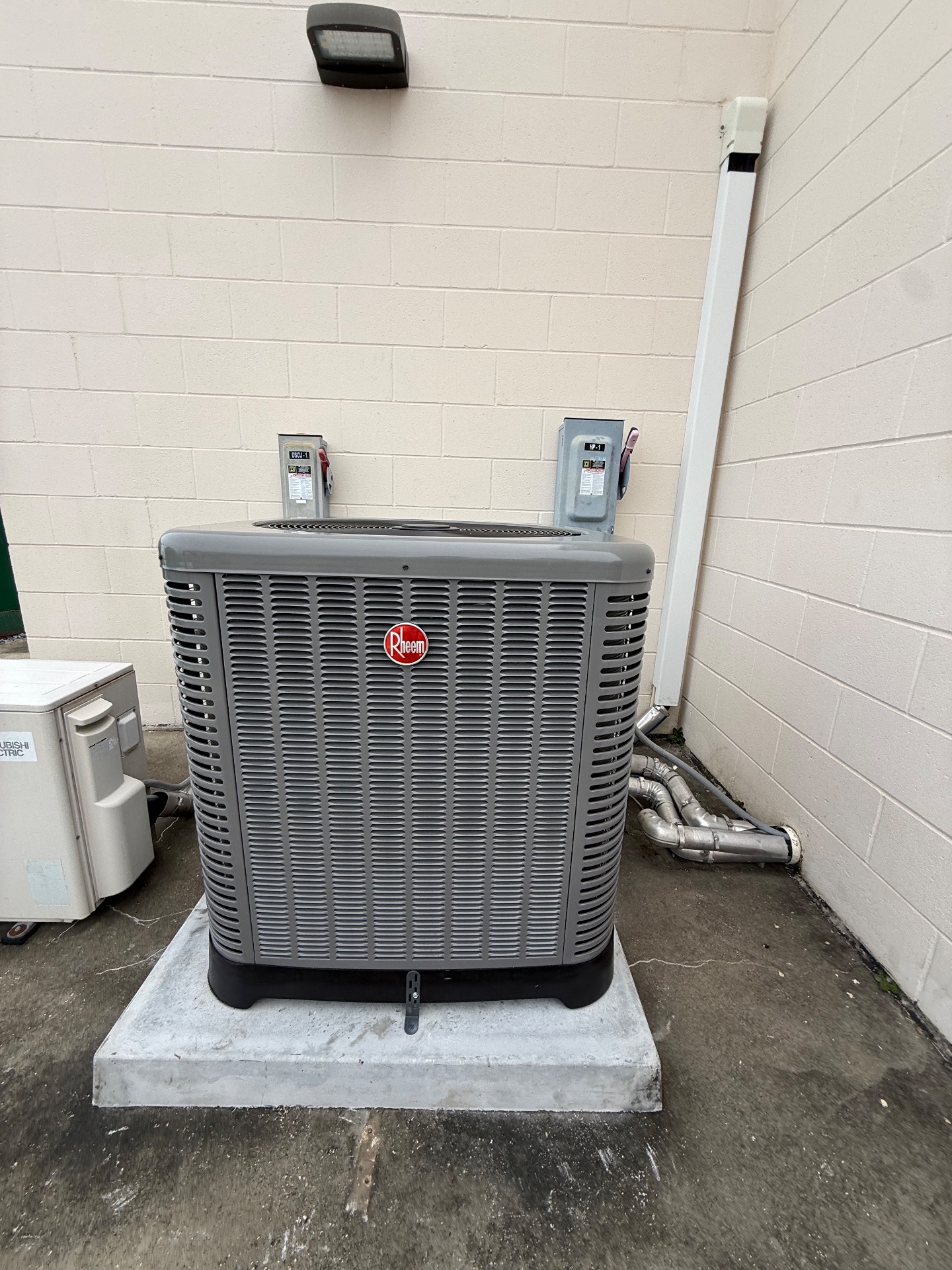 Courtside Heating and Cooling, Central Air Conditioning Installation or Replacement in Westville, FL - photo 1