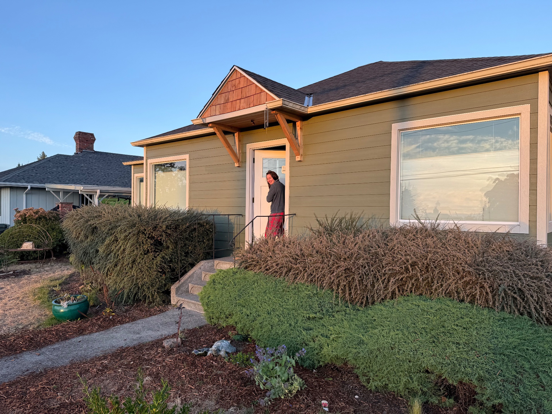Washington Exteriors, Custom Window Design in Poulsbo, WA - photo 1
