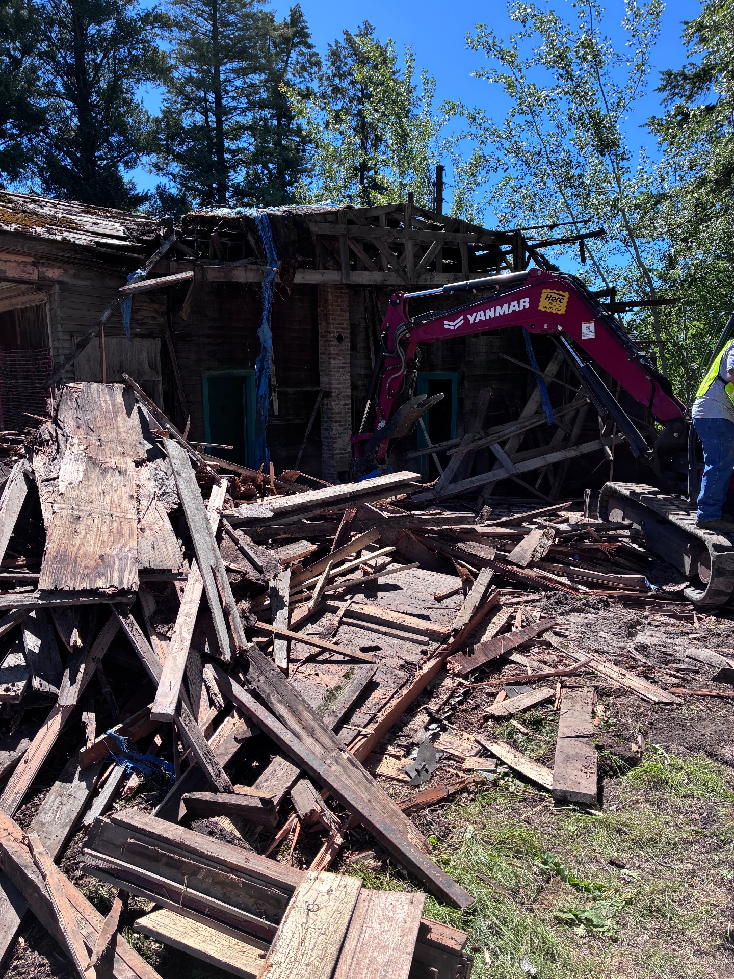 Tiger Paw Property Clean-Up, Appliance Recycling in Tekoa, WA - photo 3