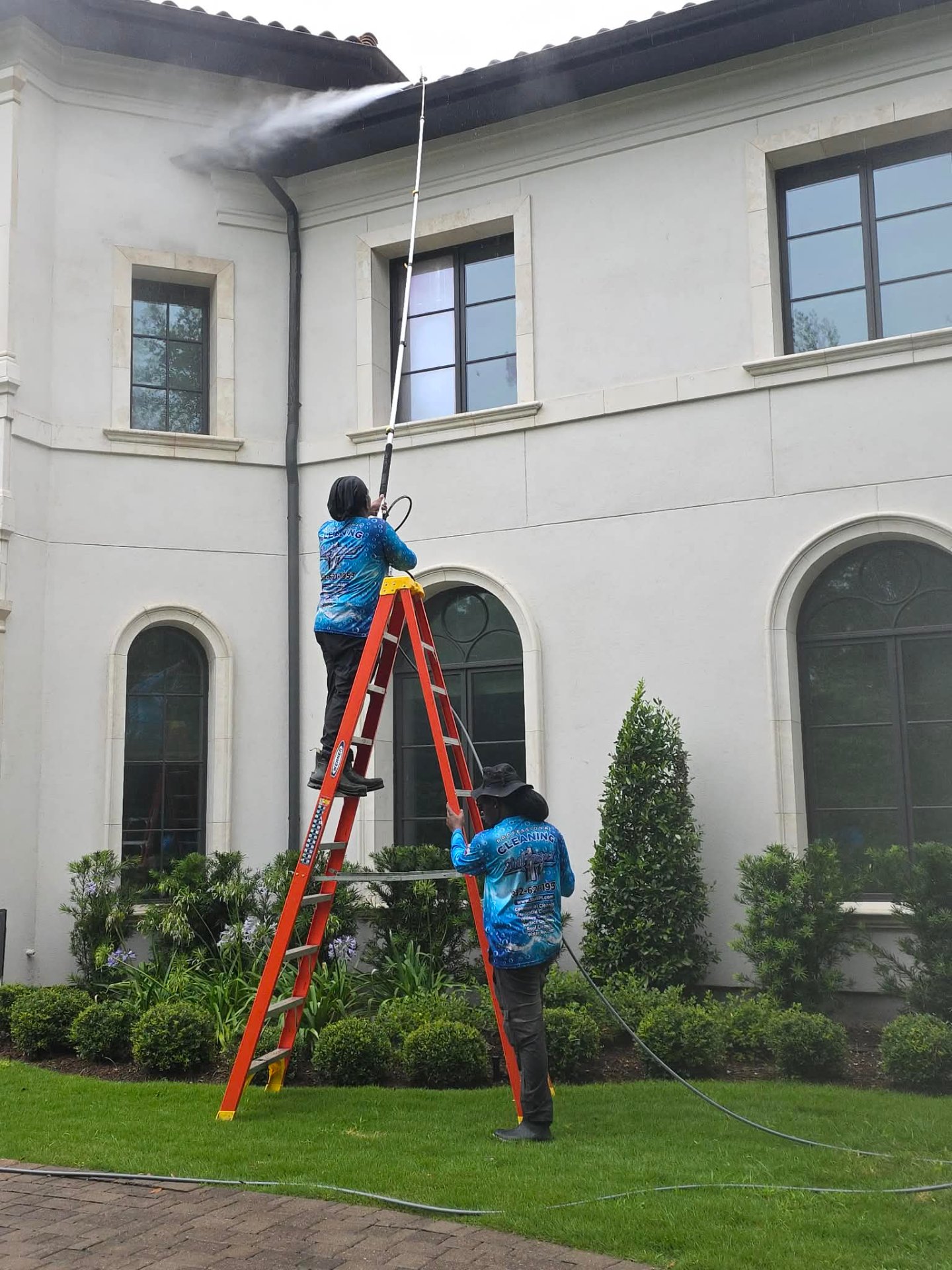 Shall Prosper Industries, Pressure Washing in Willis, TX - photo 1