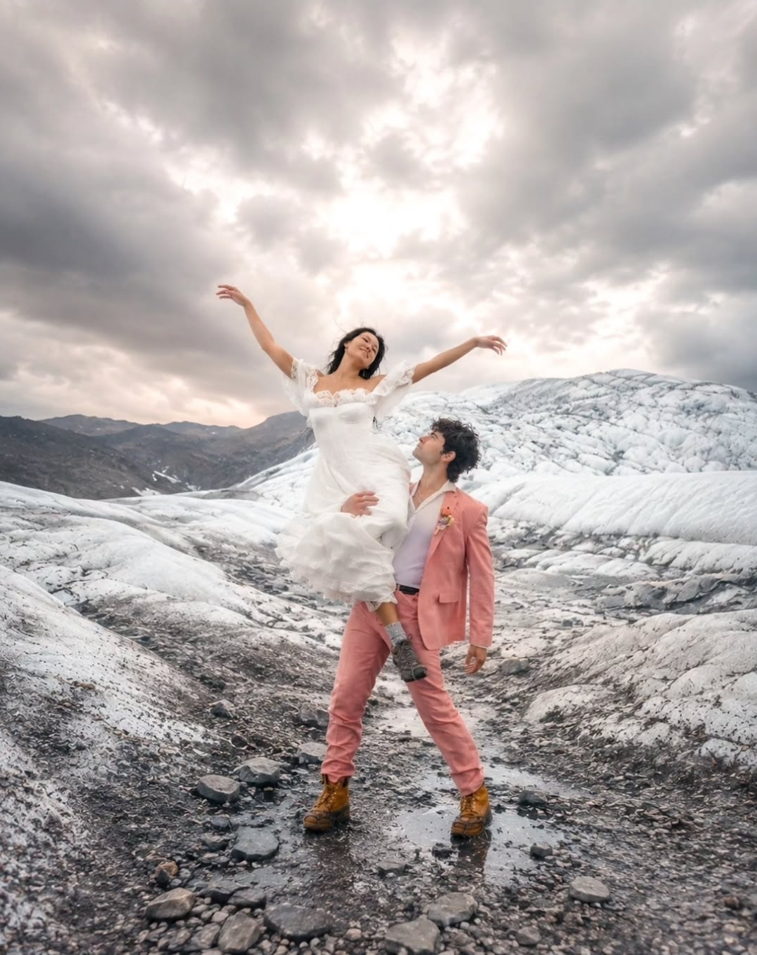 Jessica villarreal photography, Engagement Photography in Ynp, WY - photo 2