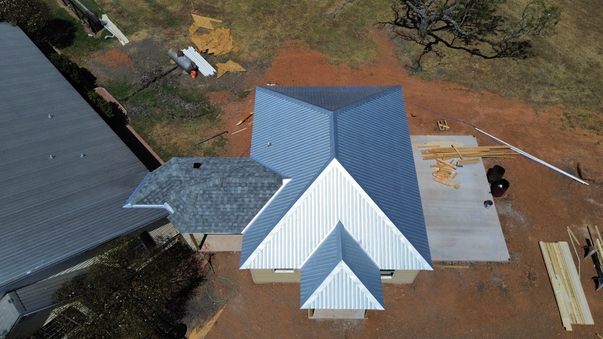 WR Roofing Solutions, Roof Installation or Replacement in Lorena, TX - photo 1
