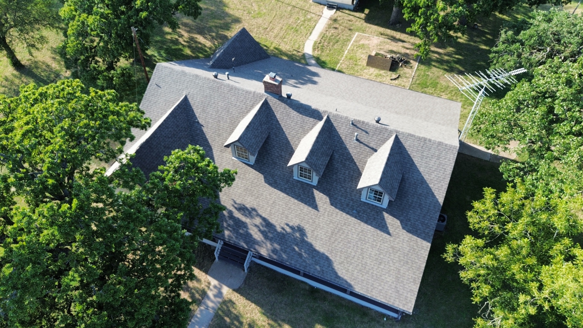 WR Roofing Solutions, Roof Installation or Replacement in Lorena, TX - photo 3